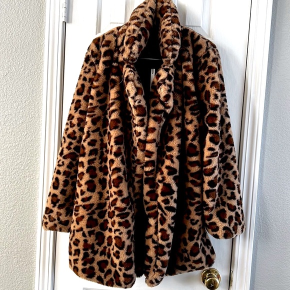 Love Tree Jackets & Blazers - LOVE TREE NEW WITH TAG  cozy and warm  jacket leopard Size small